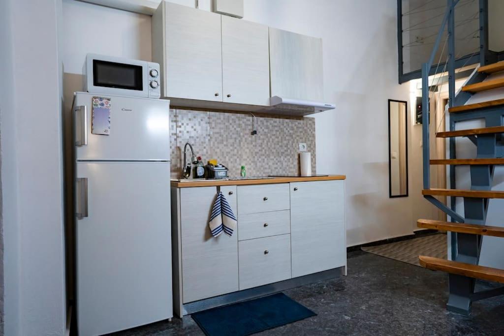 Апартаменты Loftliving 1 By Αττικο Νοσοκομειο Афины Экстерьер фото
